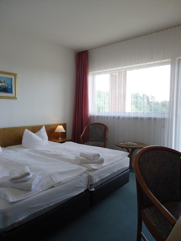 Greenline Hotel Hellfeld นอยบรันเดนบวร์ก ห้อง รูปภาพ