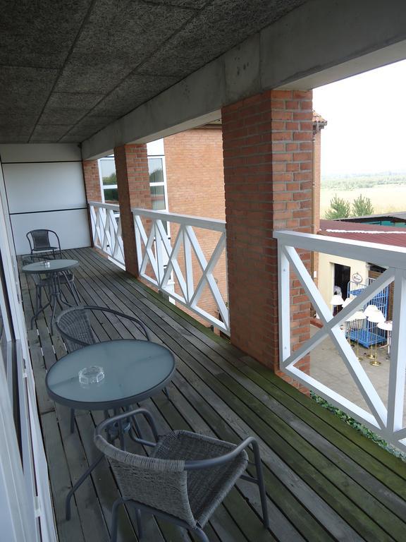 Greenline Hotel Hellfeld นอยบรันเดนบวร์ก ภายนอก รูปภาพ
