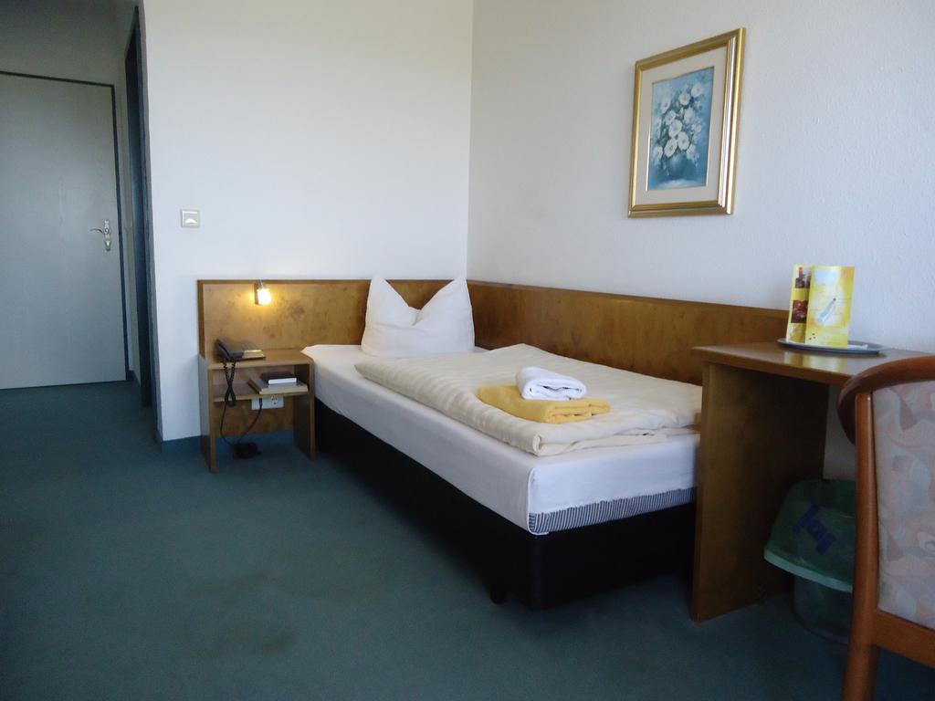 Greenline Hotel Hellfeld นอยบรันเดนบวร์ก ภายนอก รูปภาพ