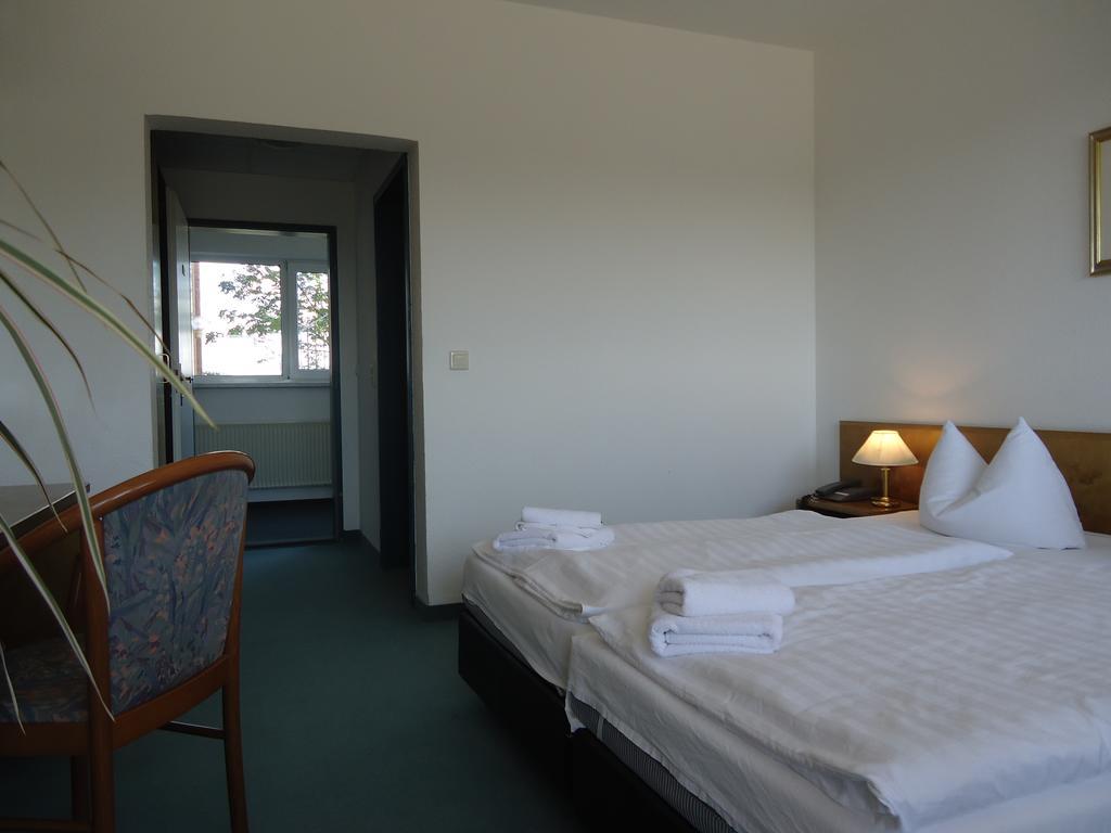 Greenline Hotel Hellfeld นอยบรันเดนบวร์ก ภายนอก รูปภาพ